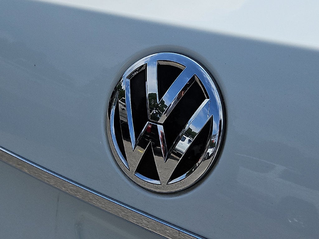 2017 Volkswagen Passat 1.8T R-Line