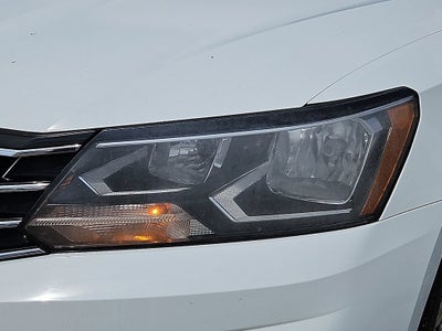 2017 Volkswagen Passat 1.8T R-Line