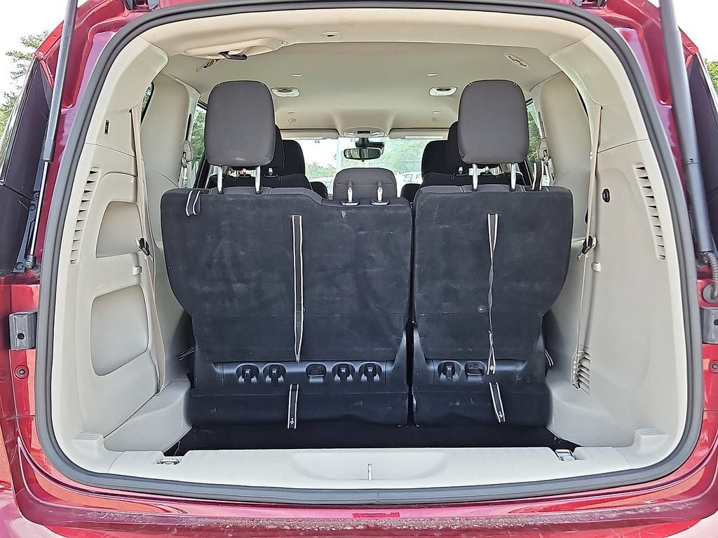 2023 Chrysler Voyager LX
