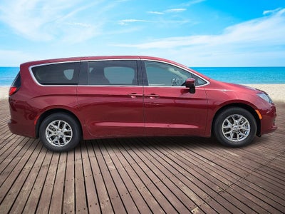 2023 Chrysler Voyager LX