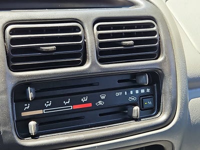 2000 Chevrolet Tracker NA