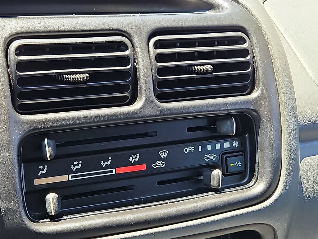 2000 Chevrolet Tracker NA