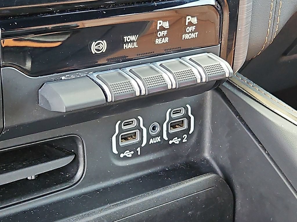 2020 RAM 2500 Laramie Longhorn Crew Cab 4x4 6'4" Box