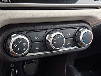 2021 Nissan Versa SV Xtronic CVT