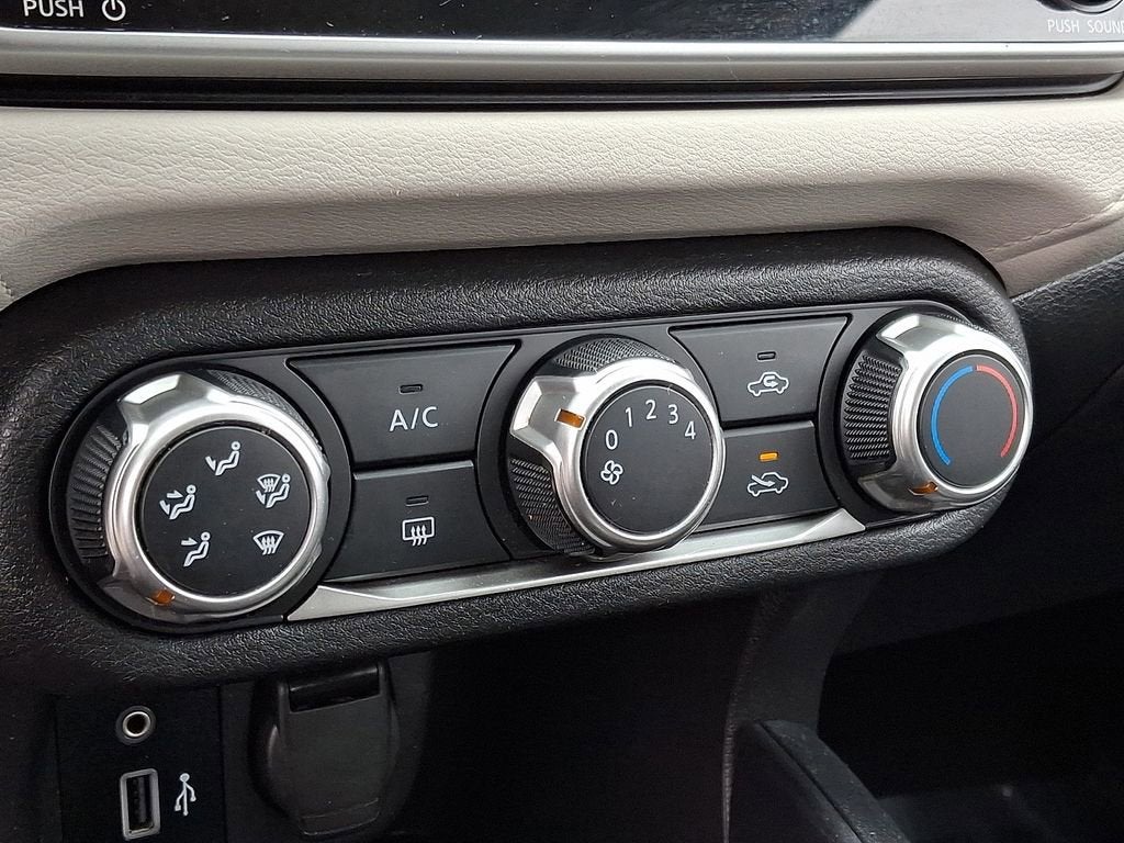 2021 Nissan Versa SV Xtronic CVT