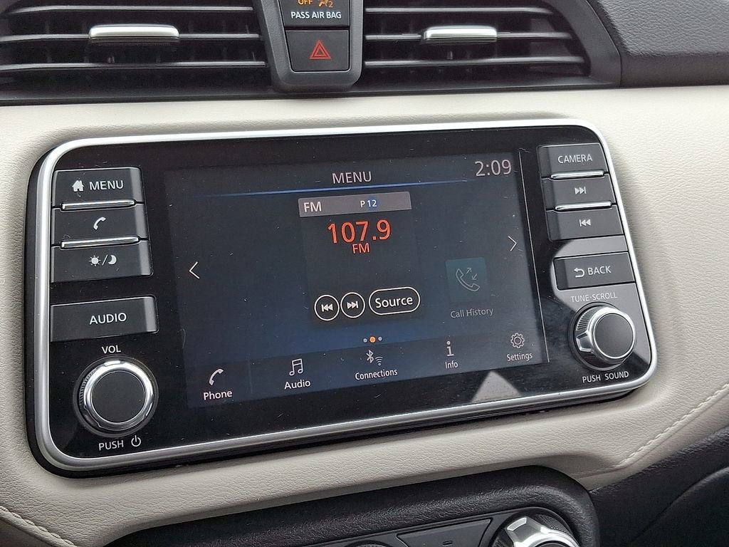 2021 Nissan Versa SV Xtronic CVT