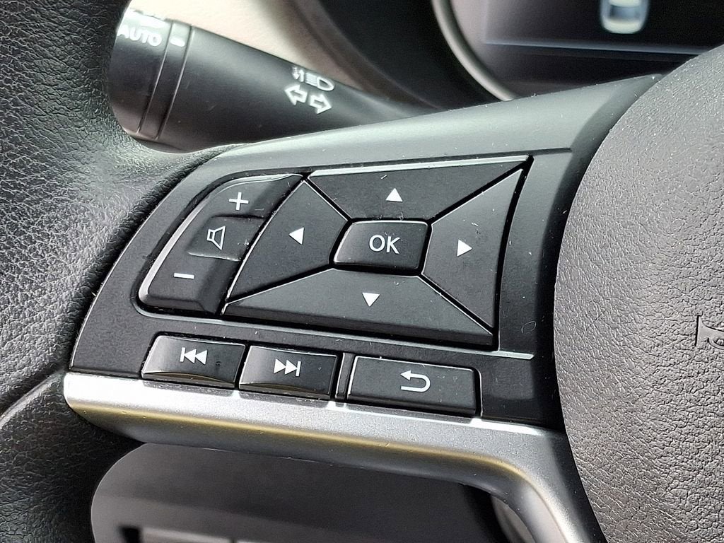 2021 Nissan Versa SV Xtronic CVT