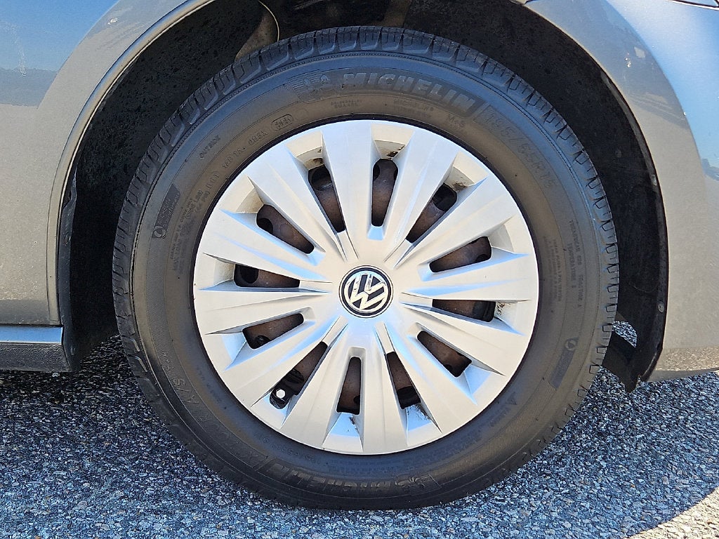 2015 Volkswagen Golf Launch Edition 2-Door