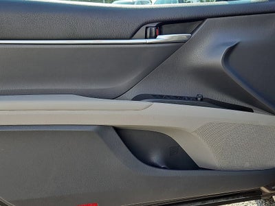 2022 Toyota Camry Hybrid LE