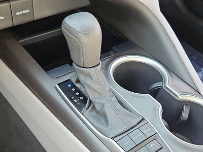 2022 Toyota Camry Hybrid LE