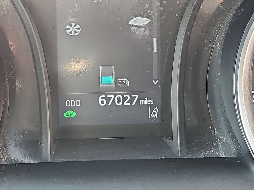 2022 Toyota Camry Hybrid LE