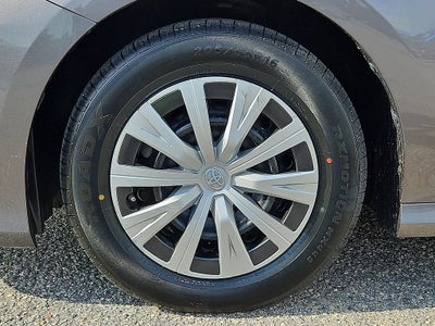 2022 Toyota Camry Hybrid LE