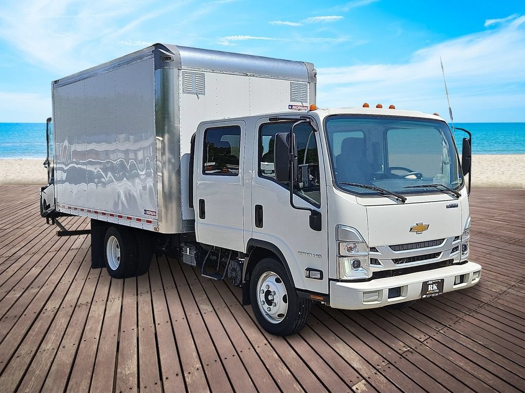 2024 Chevrolet Low Cab Forward 4500 HG NA