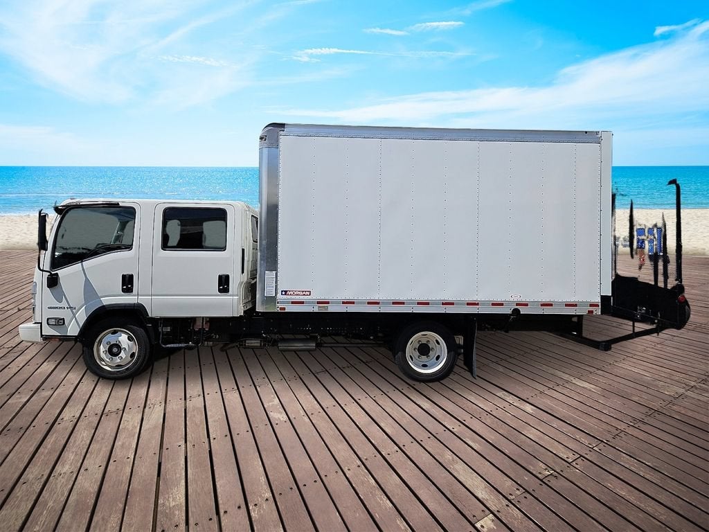 2024 Chevrolet Low Cab Forward 4500 HG NA