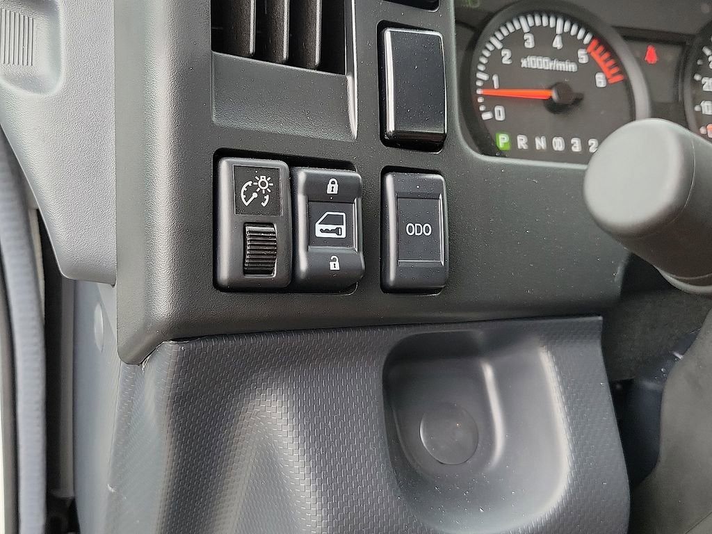 2025 Chevrolet Low Cab Forward 5500 XG Base