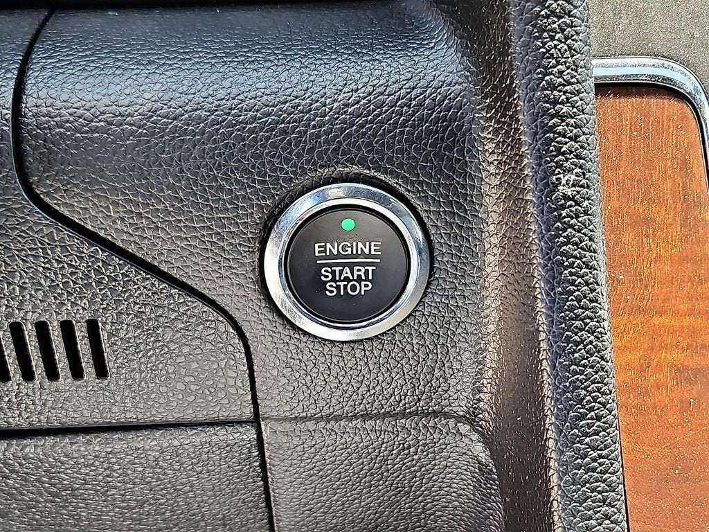 2017 Lincoln Navigator Select