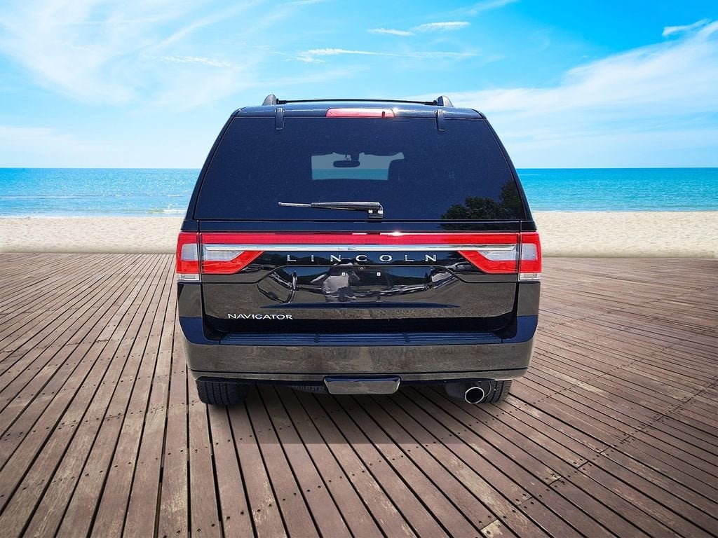 2017 Lincoln Navigator Select