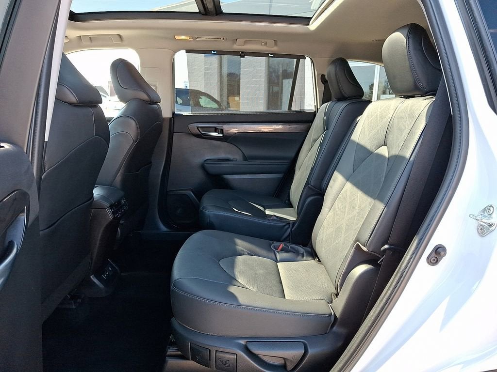 2022 Toyota Highlander Platinum