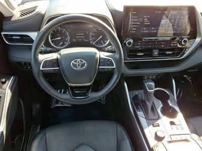 2022 Toyota Highlander Platinum