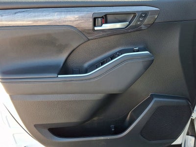 2022 Toyota Highlander Platinum