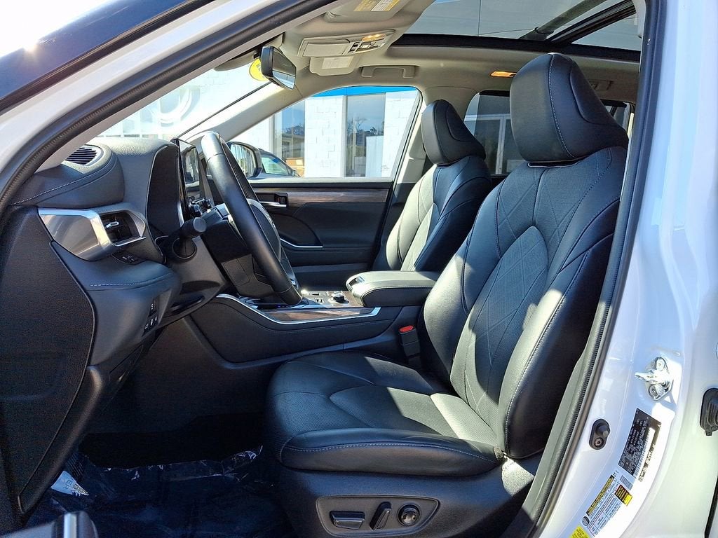 2022 Toyota Highlander Platinum