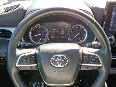 2022 Toyota Highlander Platinum