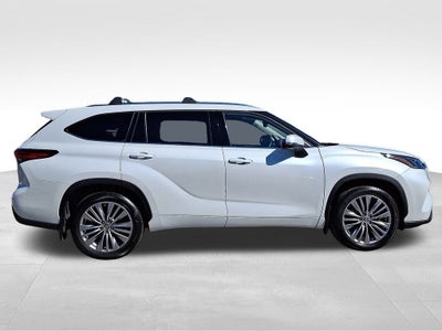 2022 Toyota Highlander Platinum