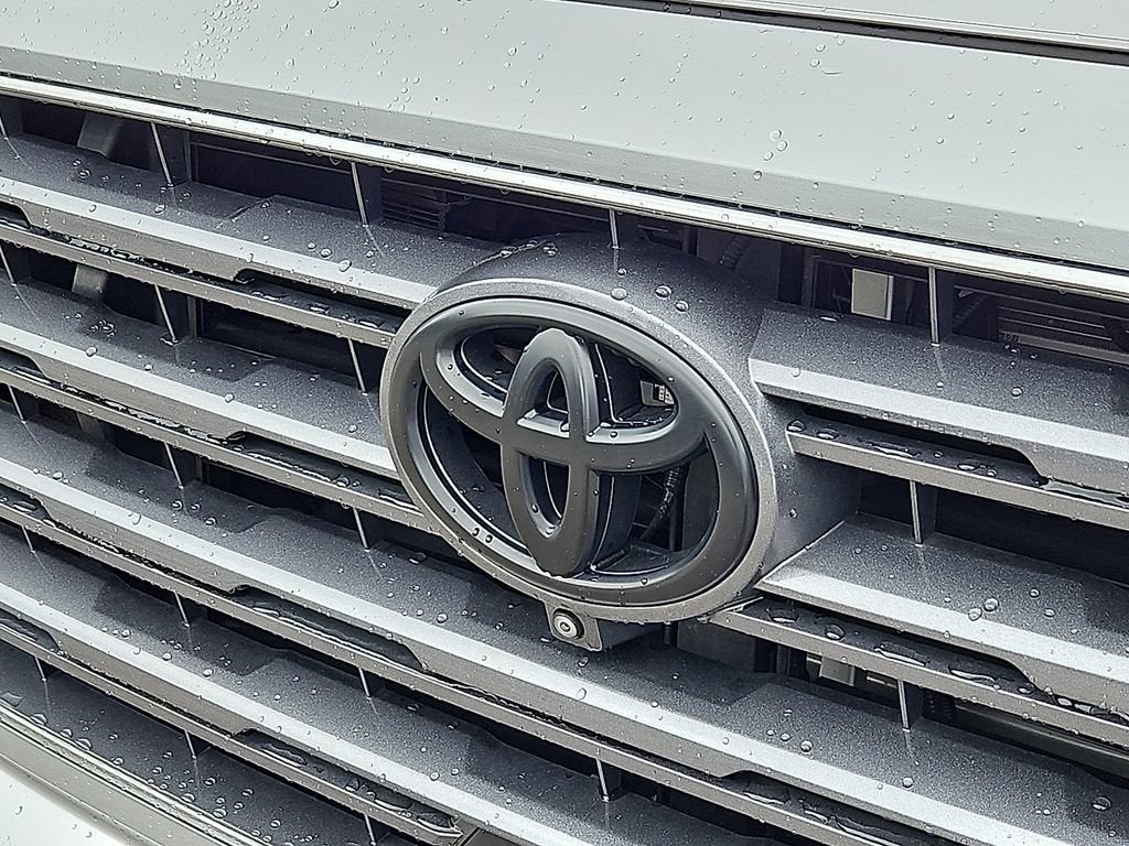2023 Toyota Sequoia SR5