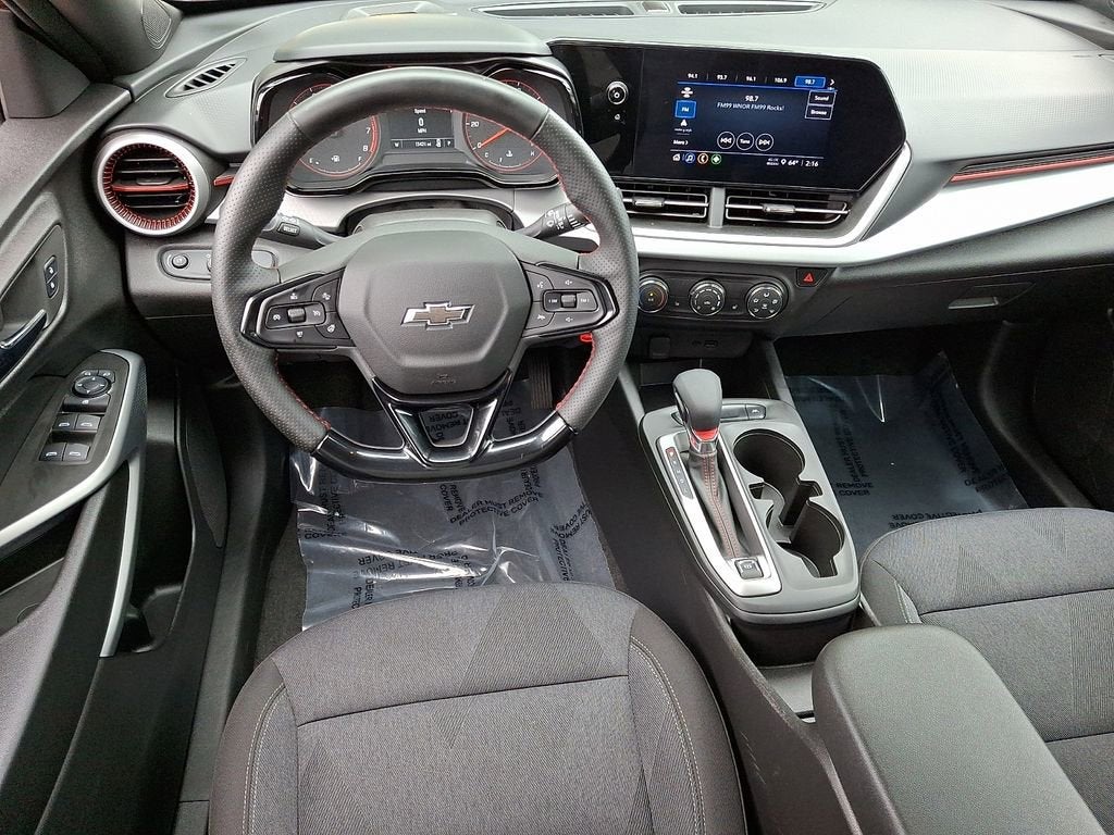 2025 Chevrolet Trax RS - Photo 11