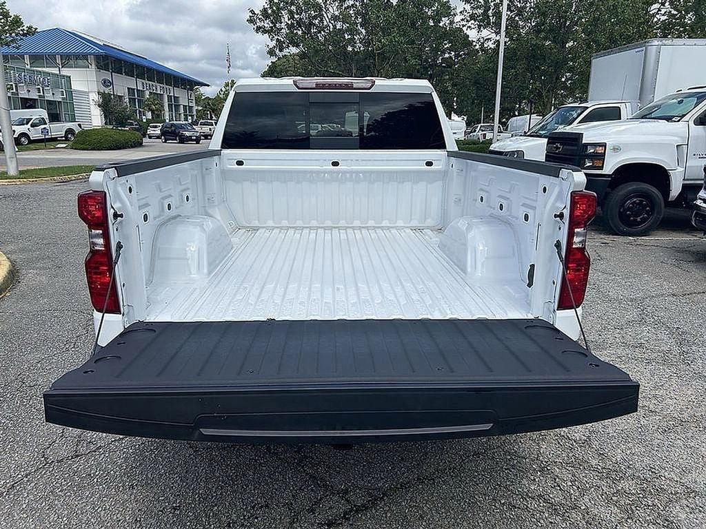 Chevrolet Silverado 2