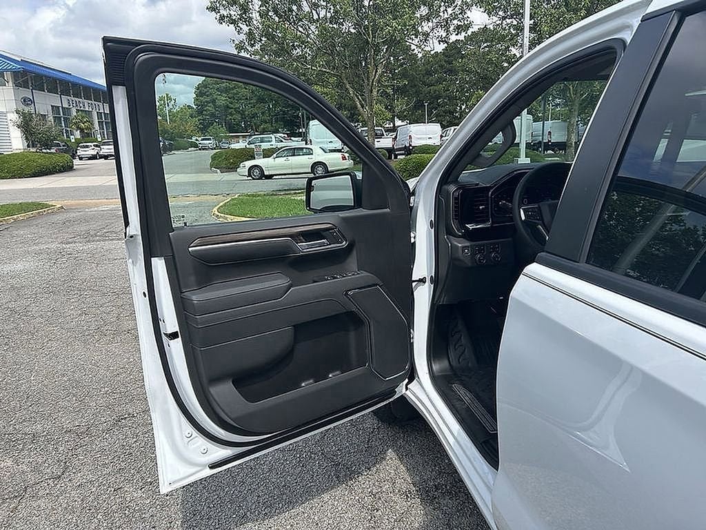 Chevrolet Silverado 4